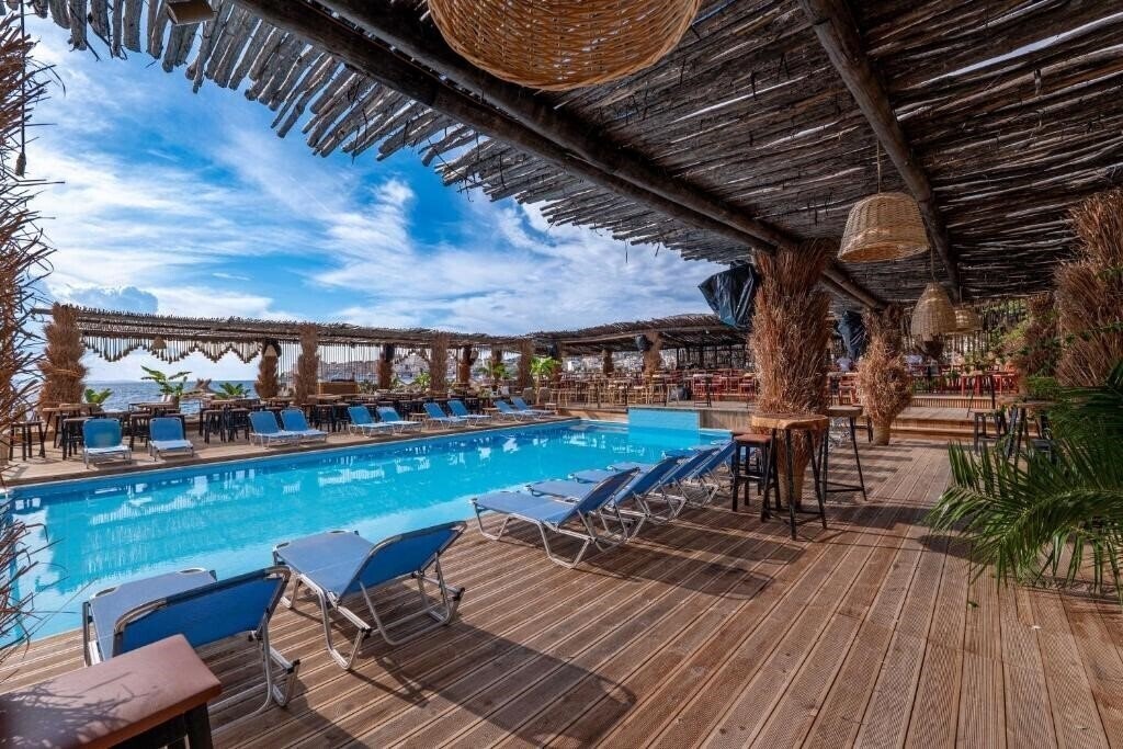 Картинка Hotel Grand Saranda 4*