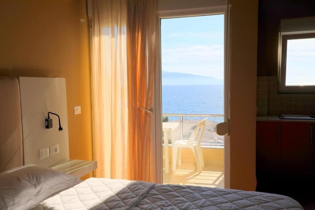 Отель Eval Apartments (ex. Eval Hotel Saranda, Eval Apart Hotel) 4*