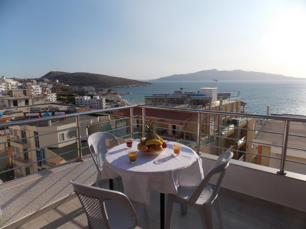 Отель Frenki Apartments 4*