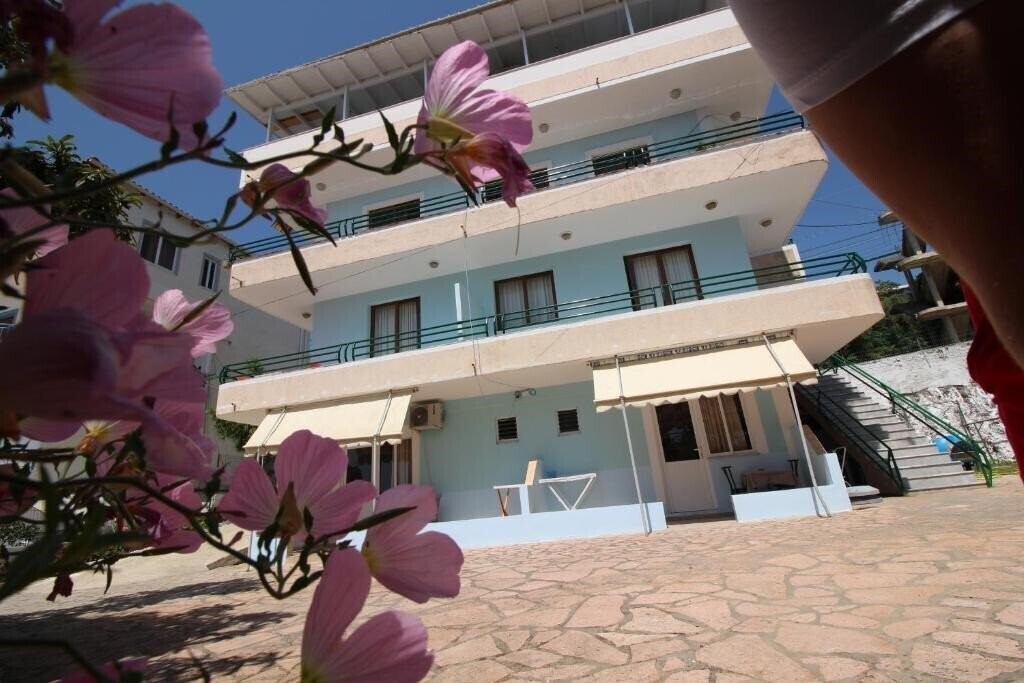 Отель Mejdi Apartments 3*