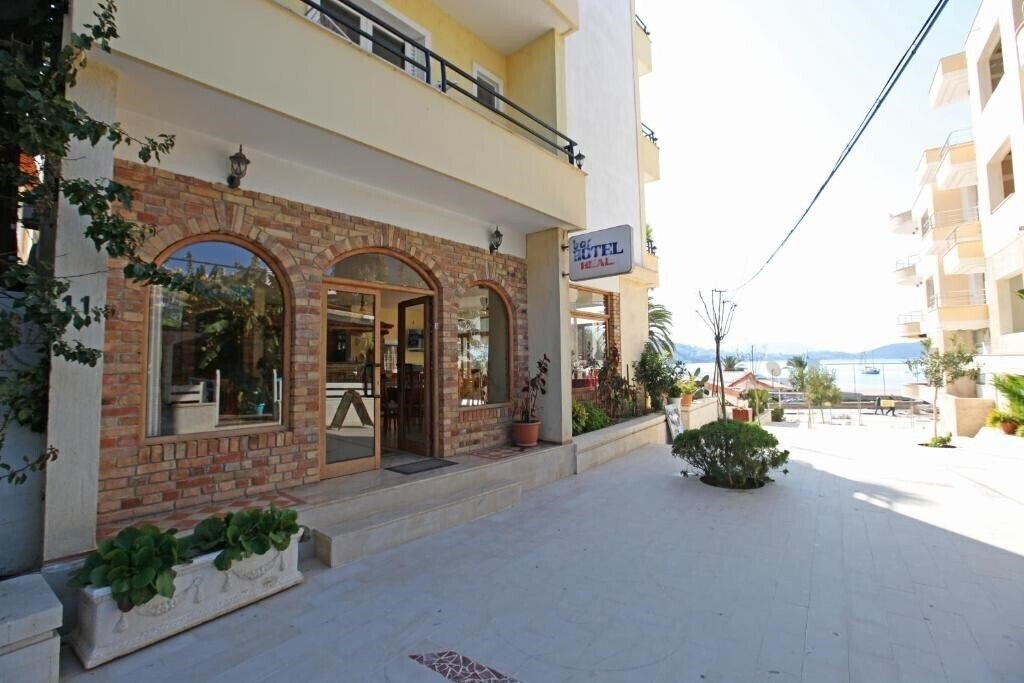 Отель Real Hotel 3*