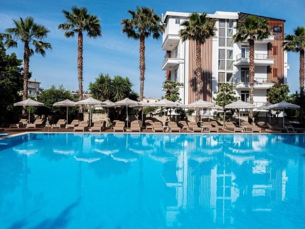 Отель Nia Boutique Hotel by Rapos Resort 4*