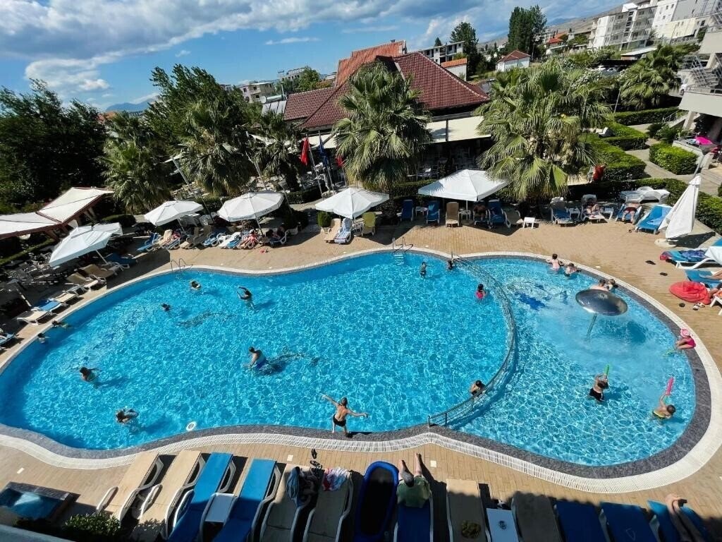 Фото Godija Hotel & Suites 3*