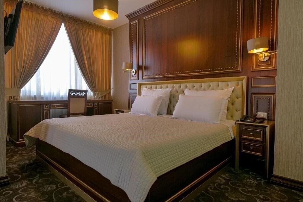Отель Hotel Rozafa 4*