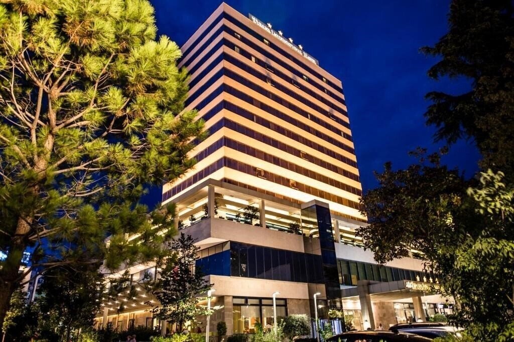 Отель Tirana International Hotel & Conference Centre 4*