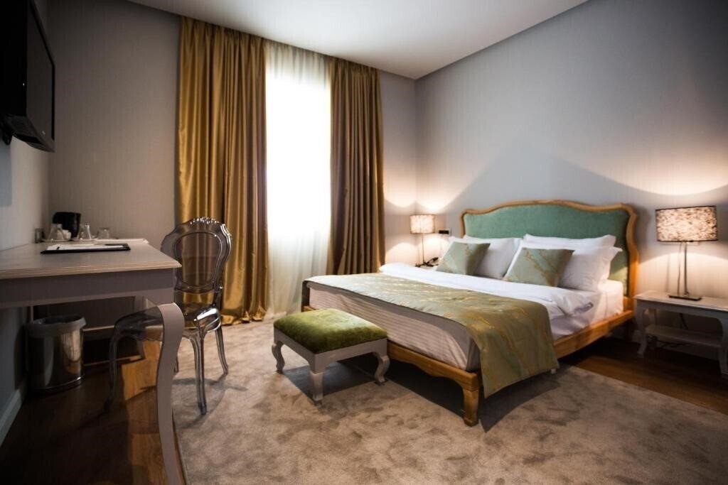 Фото Classic Hotel (ex. Hotel Classic Tirana) 3*