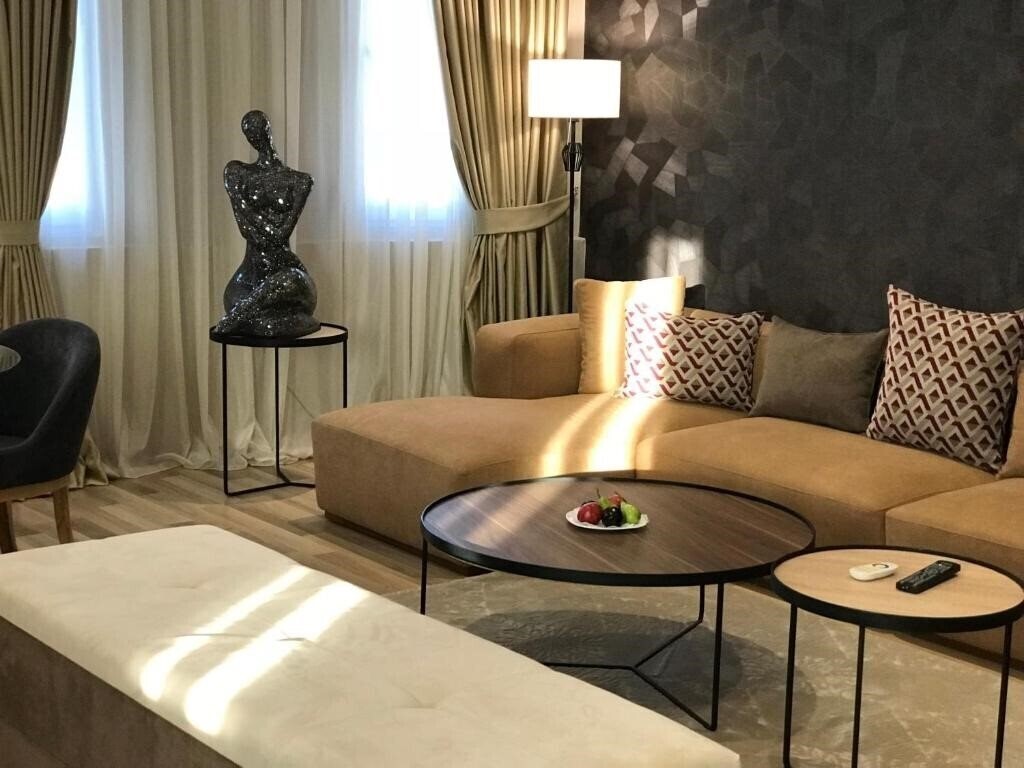 Изображение Hotel Deluxe 4*