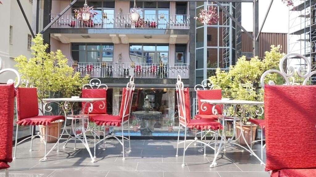 Отель Hotel Elysee Tirana (ex. Elysee, Elyse ) 3*