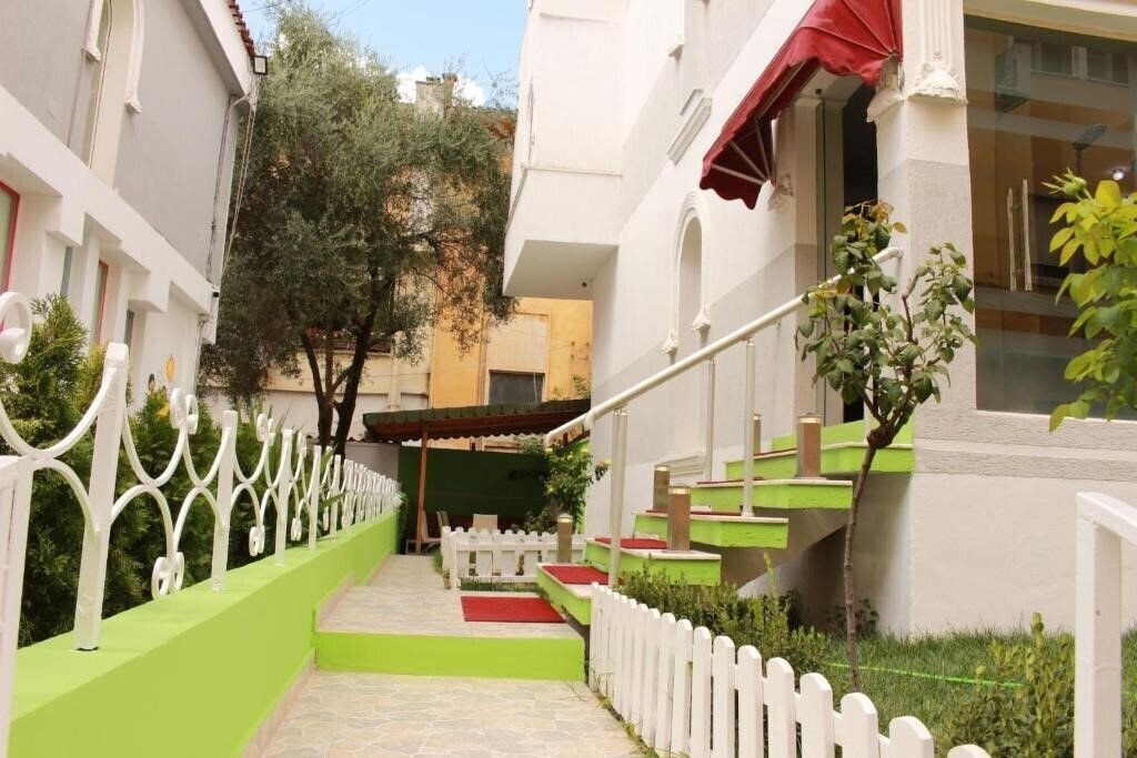 Отель Theranda Hotel 4*