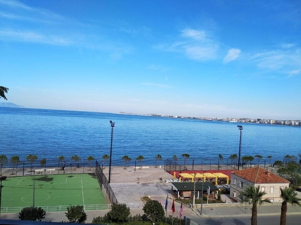 Фото Hotel Ambasador 3*