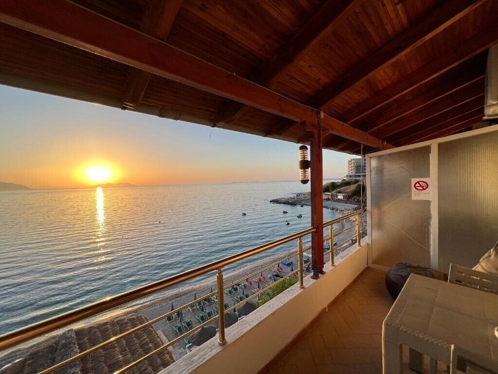 Отель Jonufra 3*