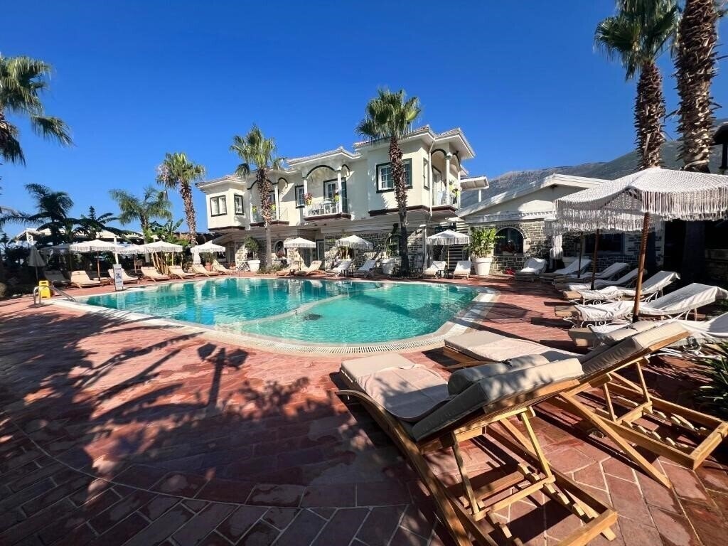 Отель Sarajet E Pashait 4*