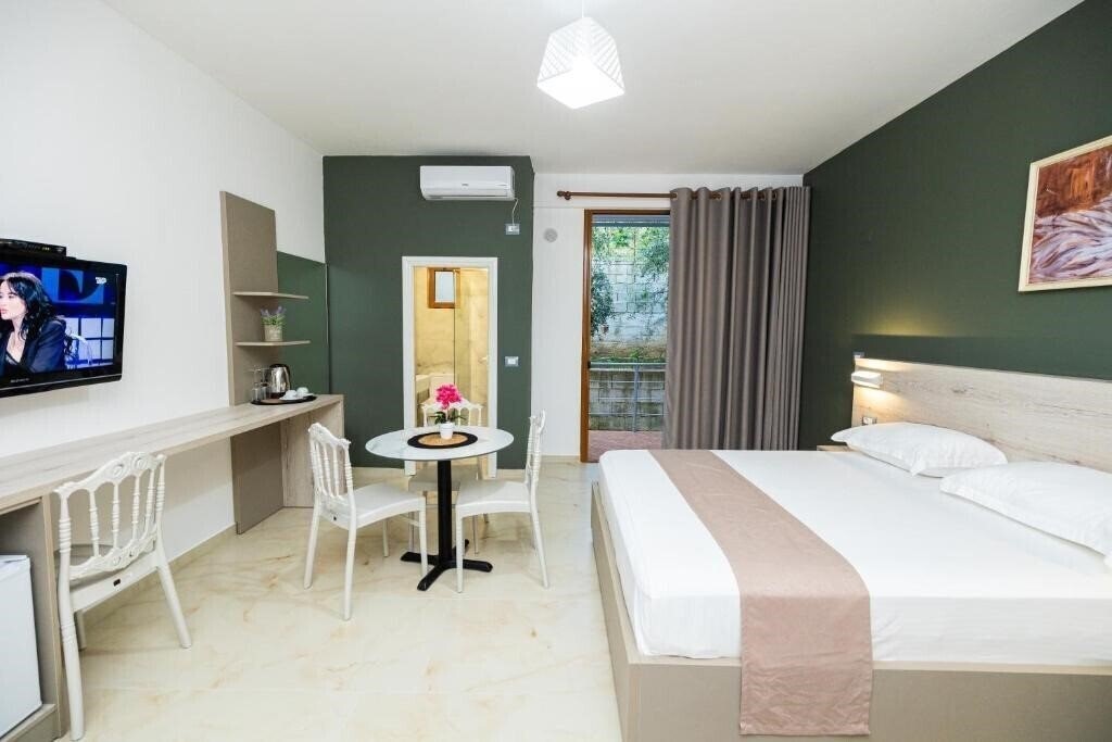 Отель Hotel Idi 3*