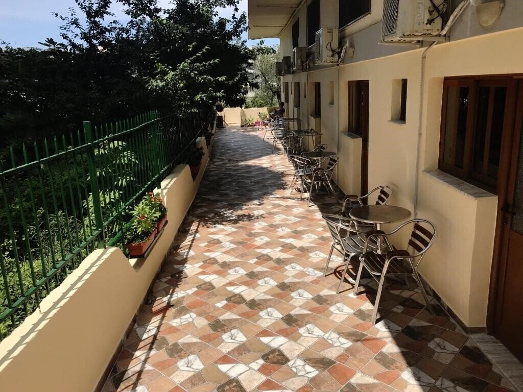 Отель Flutura Apartments 2*