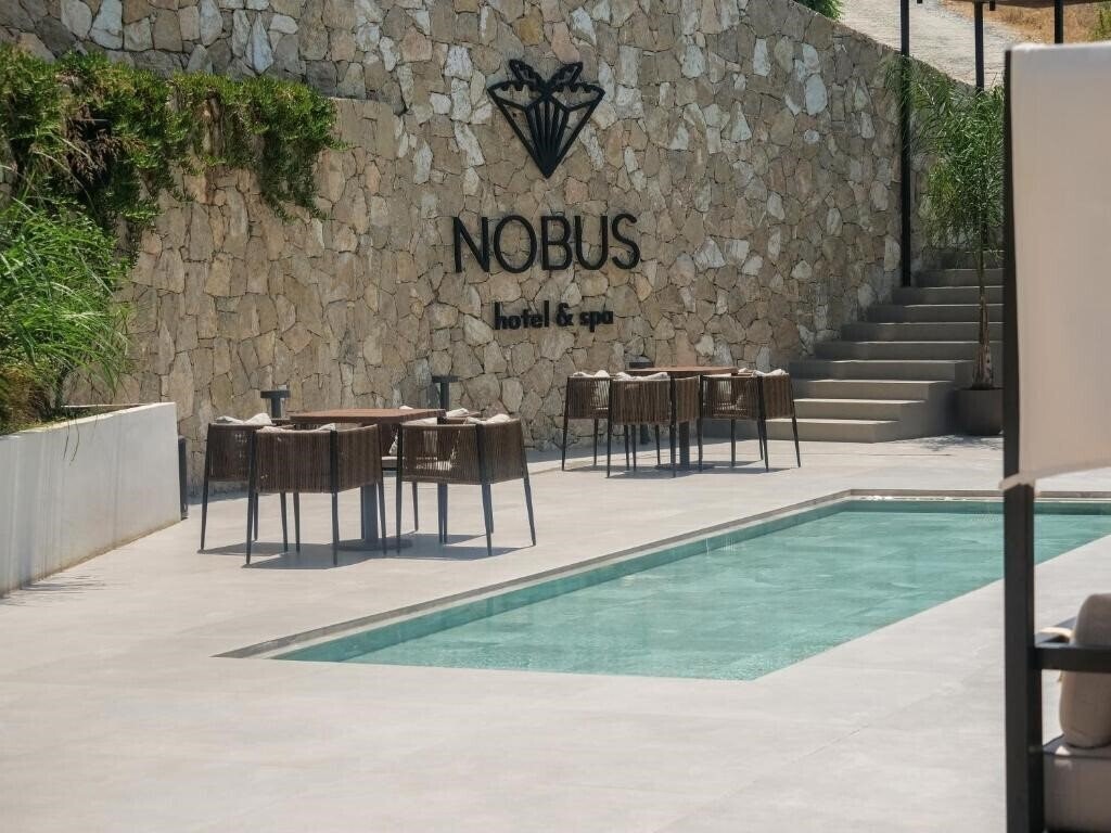 Фото Nobus Hotel 4*