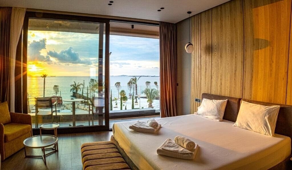 Отель Esbjerg 4*