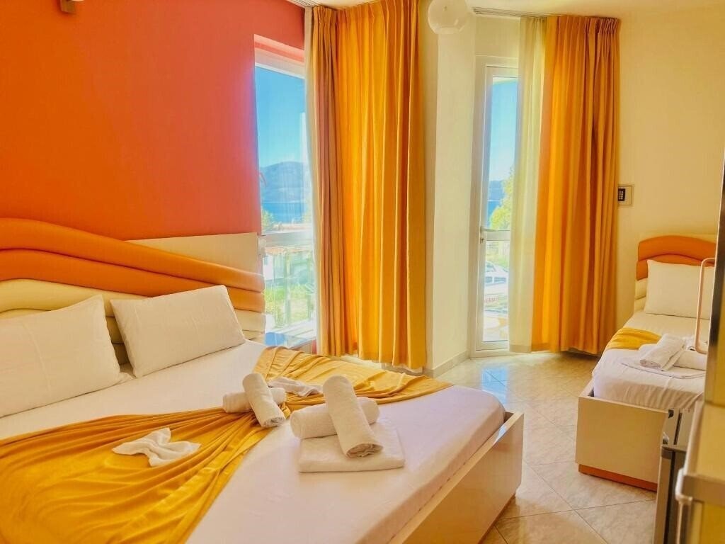 Фотография Garden Hotel 3*