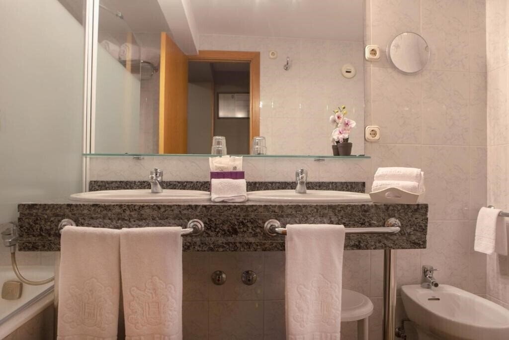 Изображение Eureka 4*