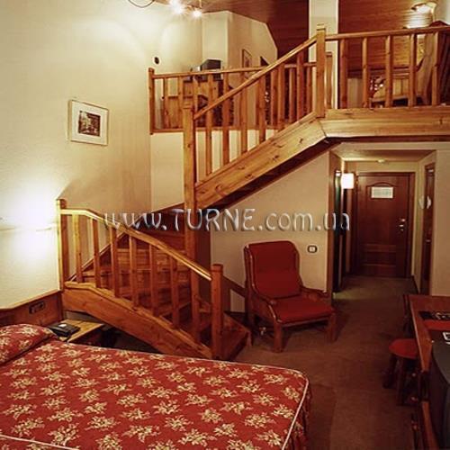 Отель Rutllan 4*