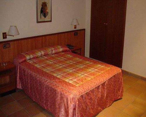 Отель Somriu Refugi Dels Isards 3*