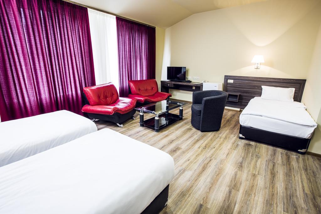 Фото Yerevan Deluxe Hotel 3*