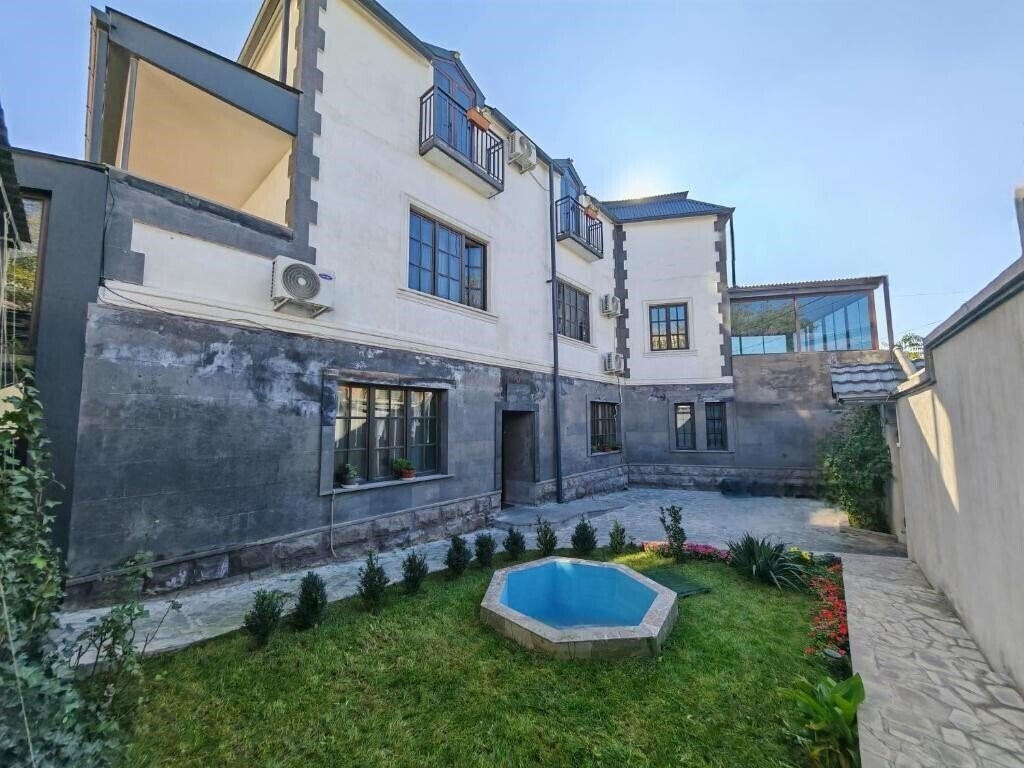 Отель Blur Inn Gallery 3*