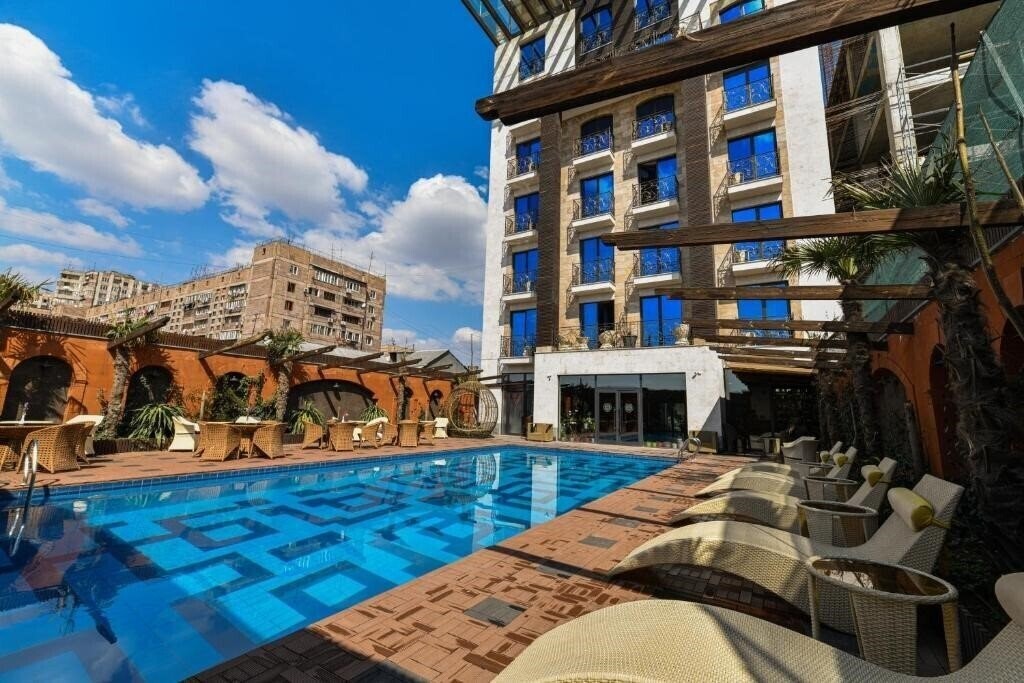 Отель Konyak Hotel 4*