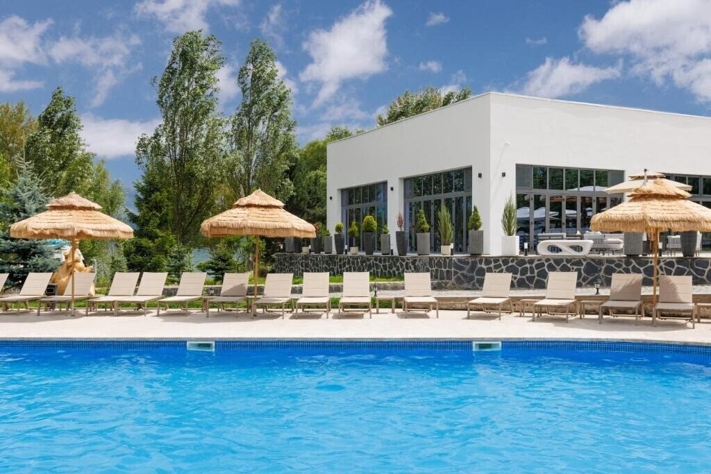 Отель Noy Land Resort 3*