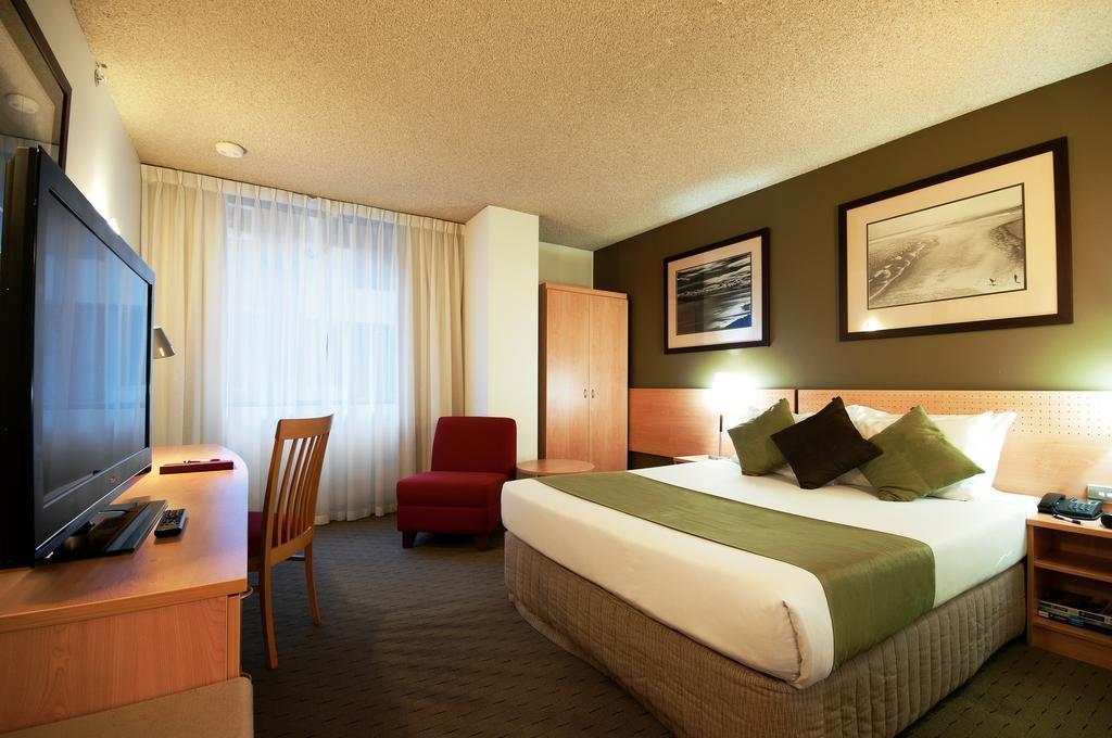 Отель Crossley 4*