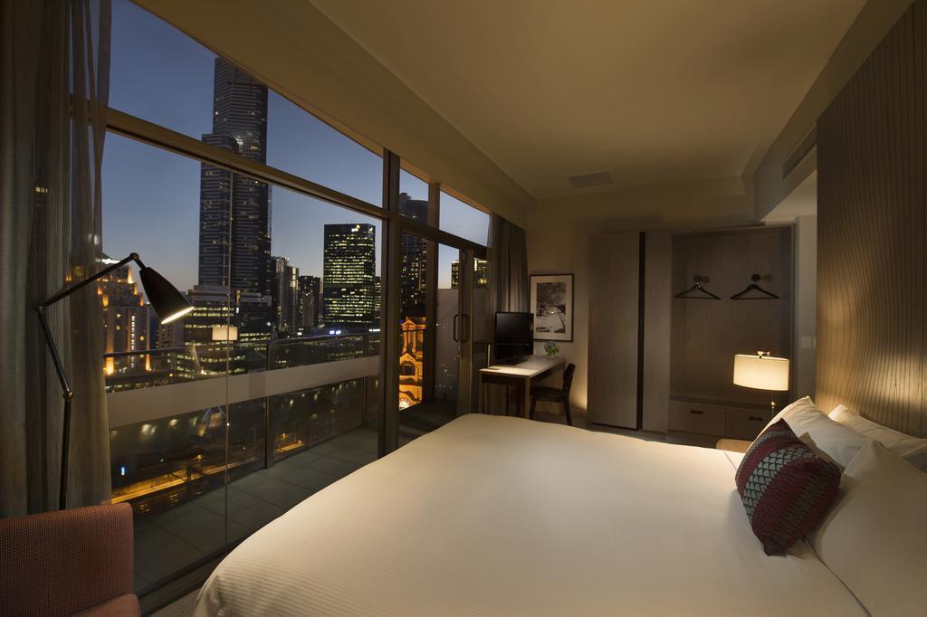 Отель Doubletree By Hilton Melbourne 4*