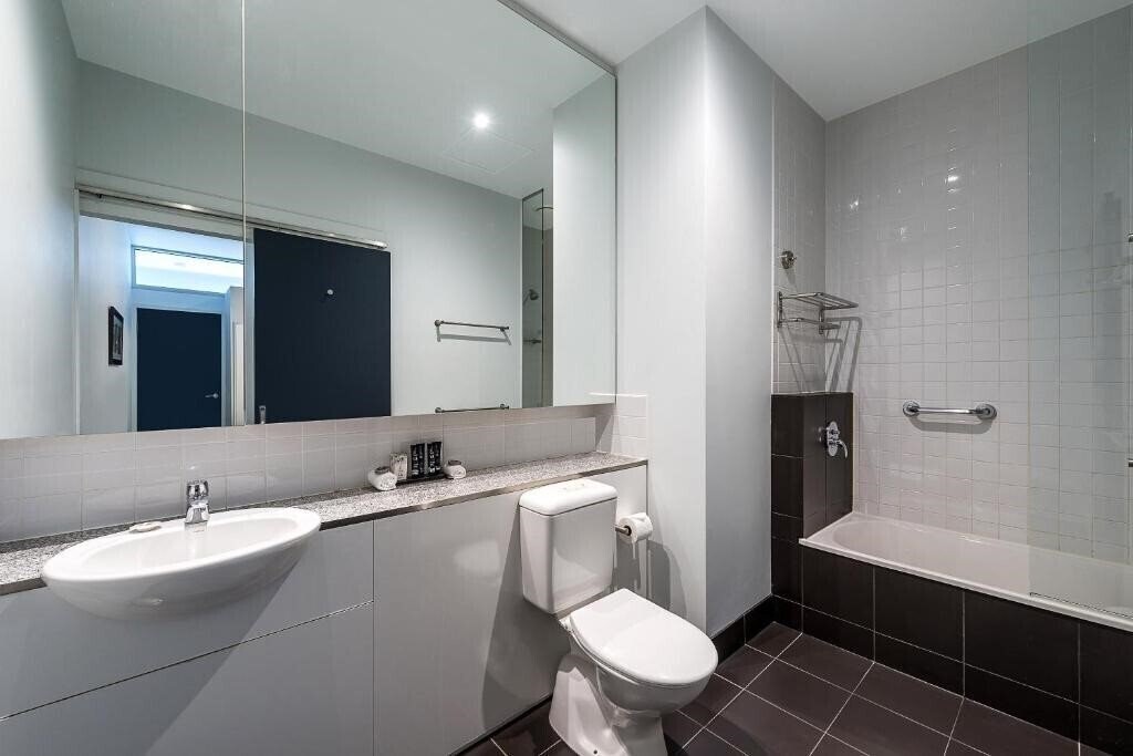 Фотография Mantra 100 Exhibition 4*