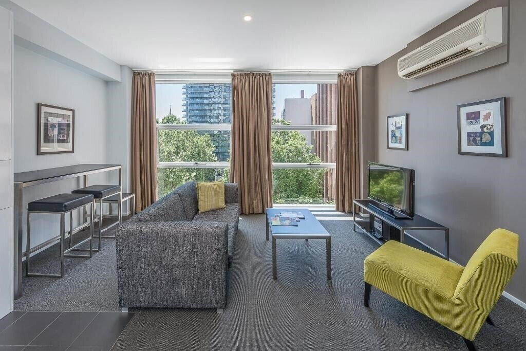 Картинка Mantra 100 Exhibition 4*