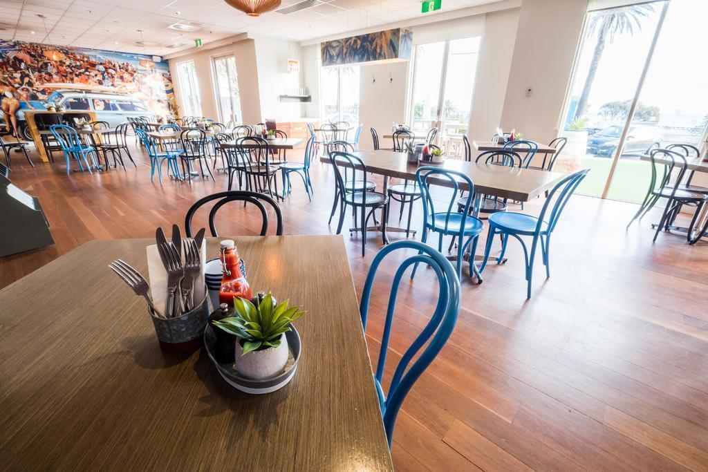 Отель Novotel Melbourne St Kilda 4*