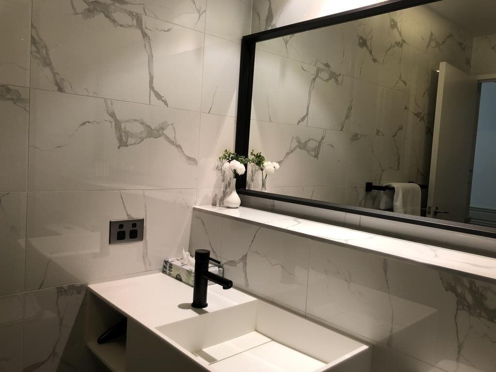 Отель Quality Suites Beaumont Kew 4*