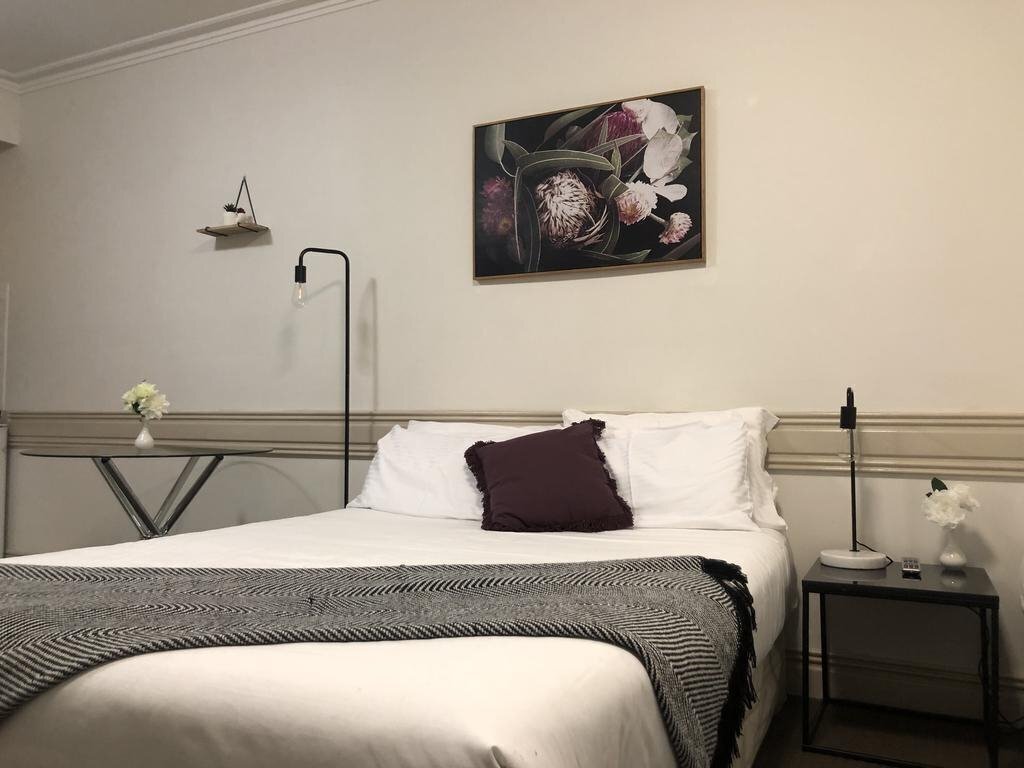 Фото Quality Suites Beaumont Kew 4*
