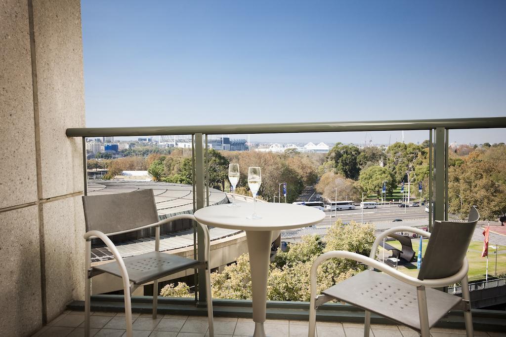 Фото Quay West Suites Melbourne 5*