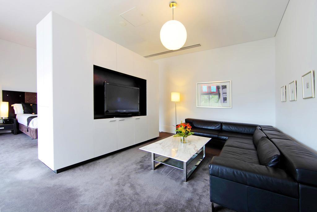 Отель Seasons Heritage Melbourne 4*