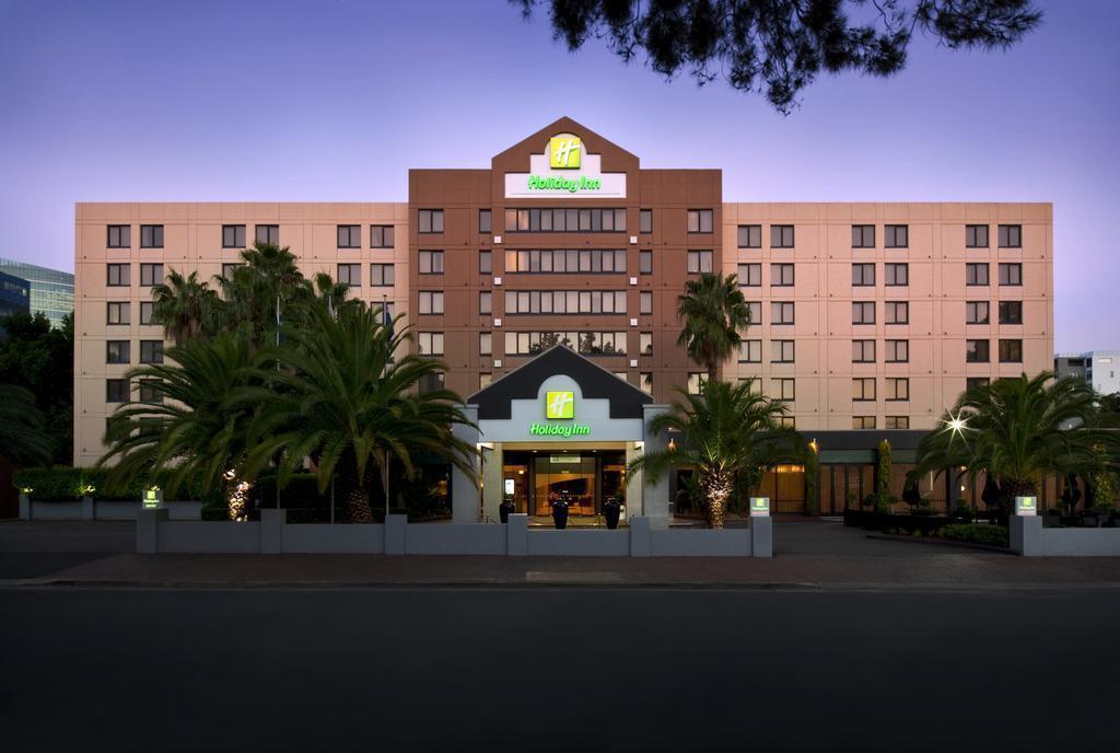 Отель Holiday Inn Parramatta 3*