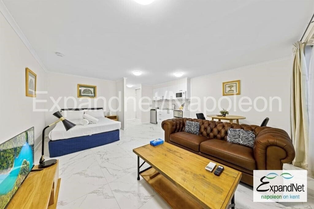 Отель Napoleon On Kent 4*