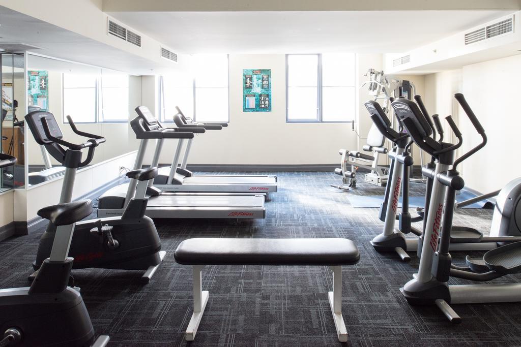 Изображение Seasons Harbour Plaza 4*