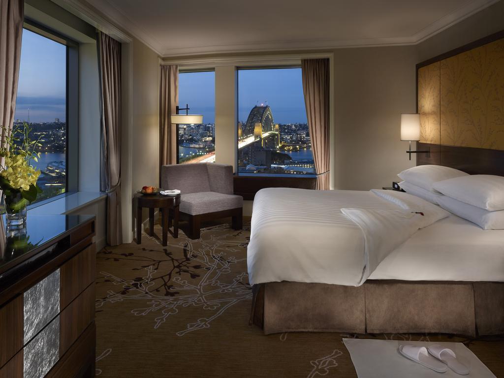 Отель Shangri-La Hotel 5*