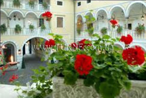 Фото Schloss Weikersdorf 4*