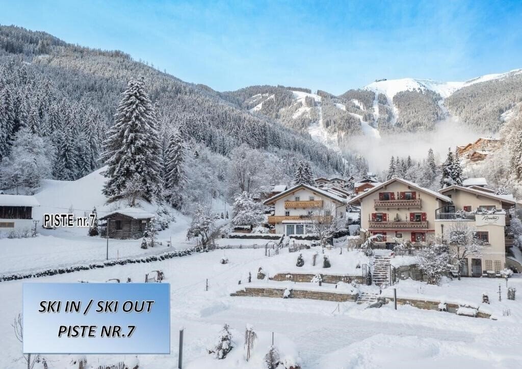 Отель Martha Landhotel 3*