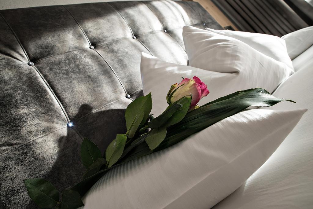 Картинка Christine 3*