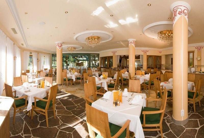 Картинка Fun & SPA Hotel Strass 4*