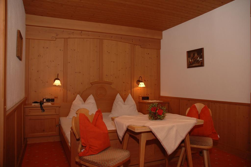 Отель Garni Almhof Hotel 3*