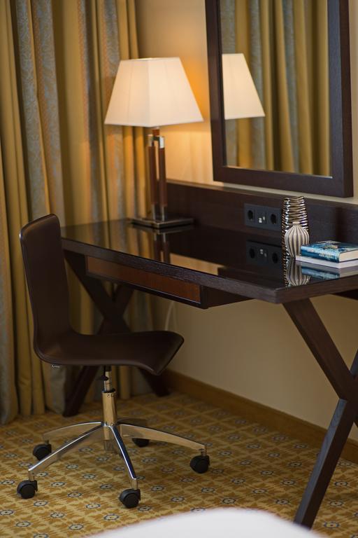 Фото Imperial Riding School Renaissance Vienna Hotel 4*