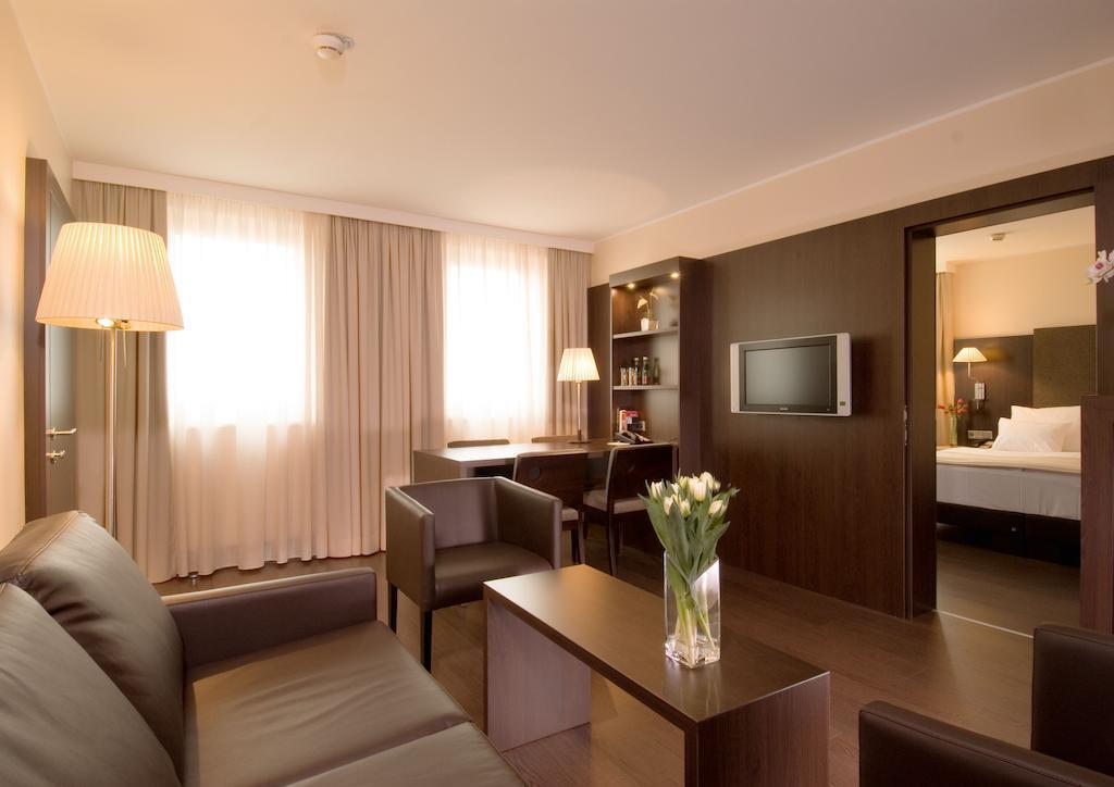 Фото Hilton Vienna Danube 4*