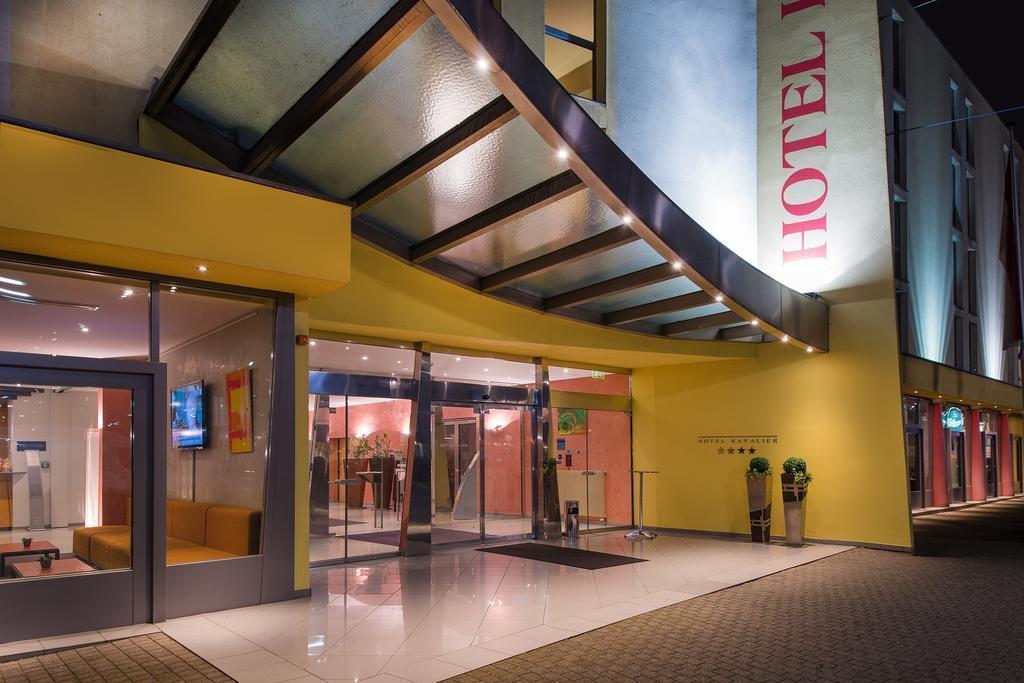 Отель Kavalier 4*