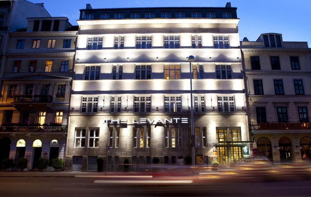Отель The Levante Parliament 4*